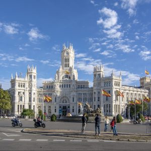 Madri e Paris Econômica